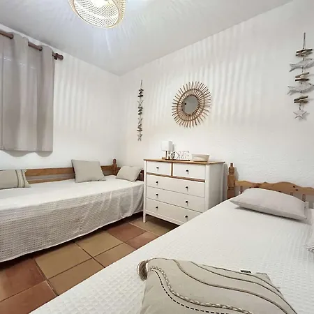 Sm010 Pinede Maxime Maison 5 Pieces 10 Couchages Avec Piscine Et Parking سانت ماكسيم